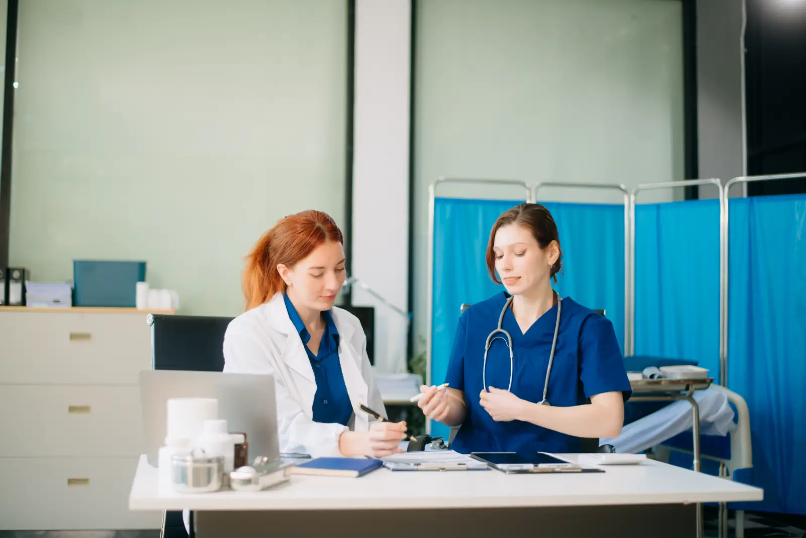 professionnels de santé qui recherchent comment faire appel à un expert pour contester indu cpam