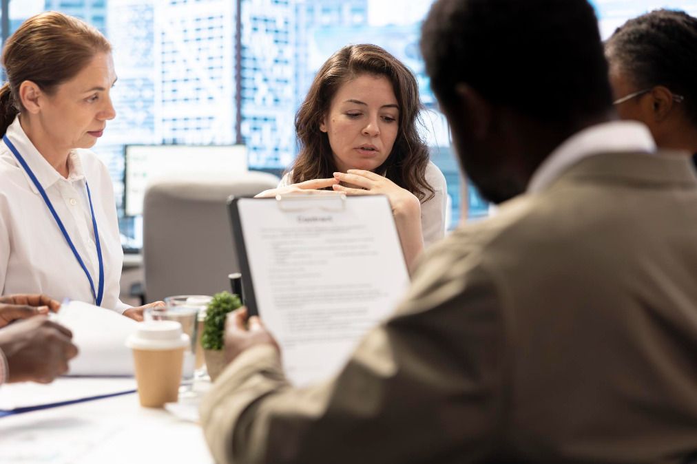 réunion de travail avec des professionnels de santé pour traiter indus cpam